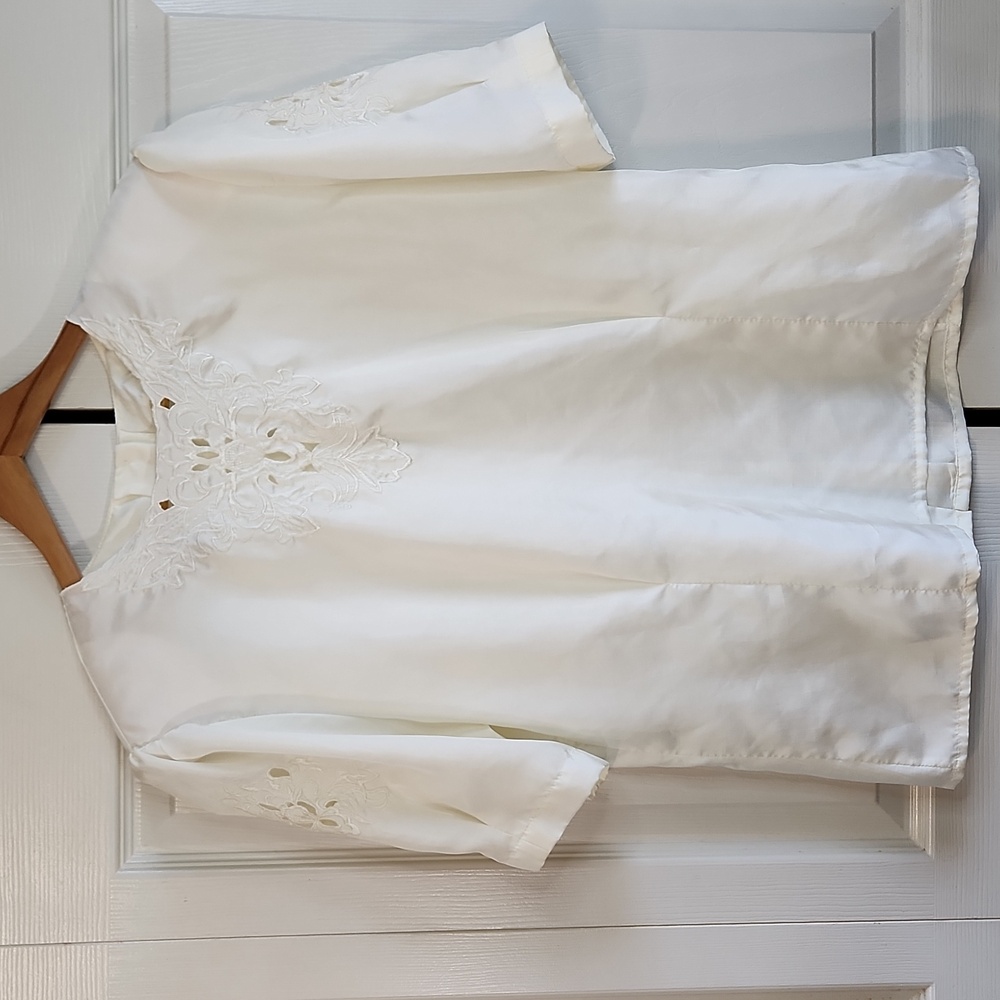 Vintage‎ NICOLA Cream Embroidered Blouse 12 Elegant Old Money Satin Button 80s